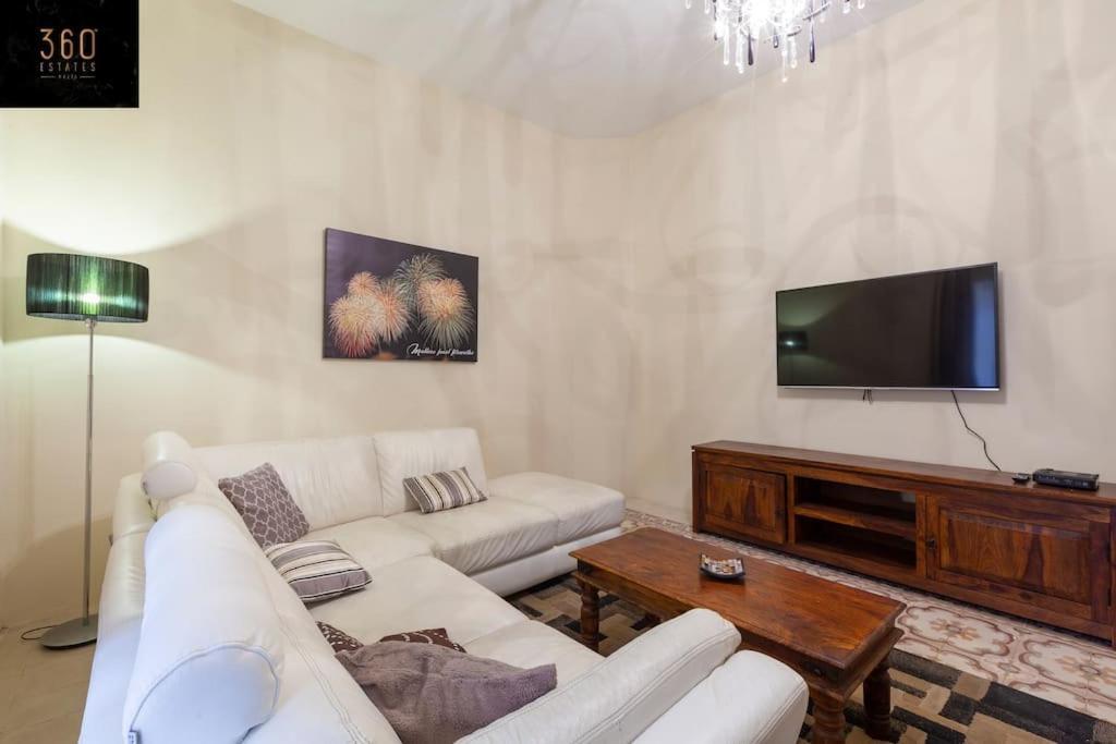 Beautiful, Typical Maltese 4Br Home With Roof Top By 360 Estates Sliema Luaran gambar