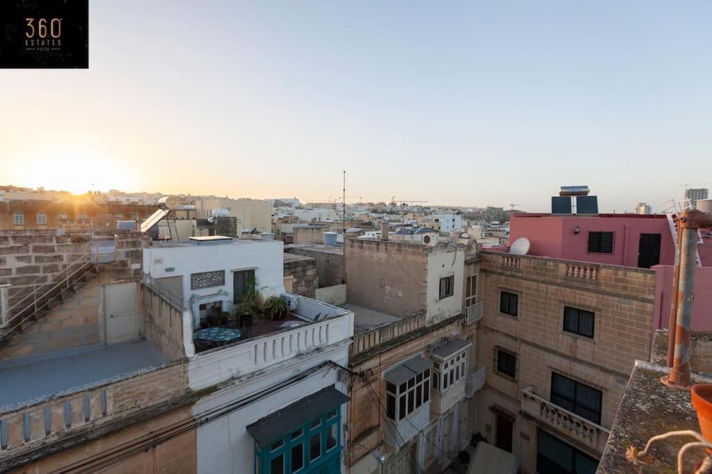 Beautiful, Typical Maltese 4Br Home With Roof Top By 360 Estates Sliema Luaran gambar