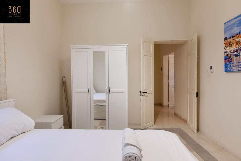 Beautiful, Typical Maltese 4Br Home With Roof Top By 360 Estates Sliema Luaran gambar